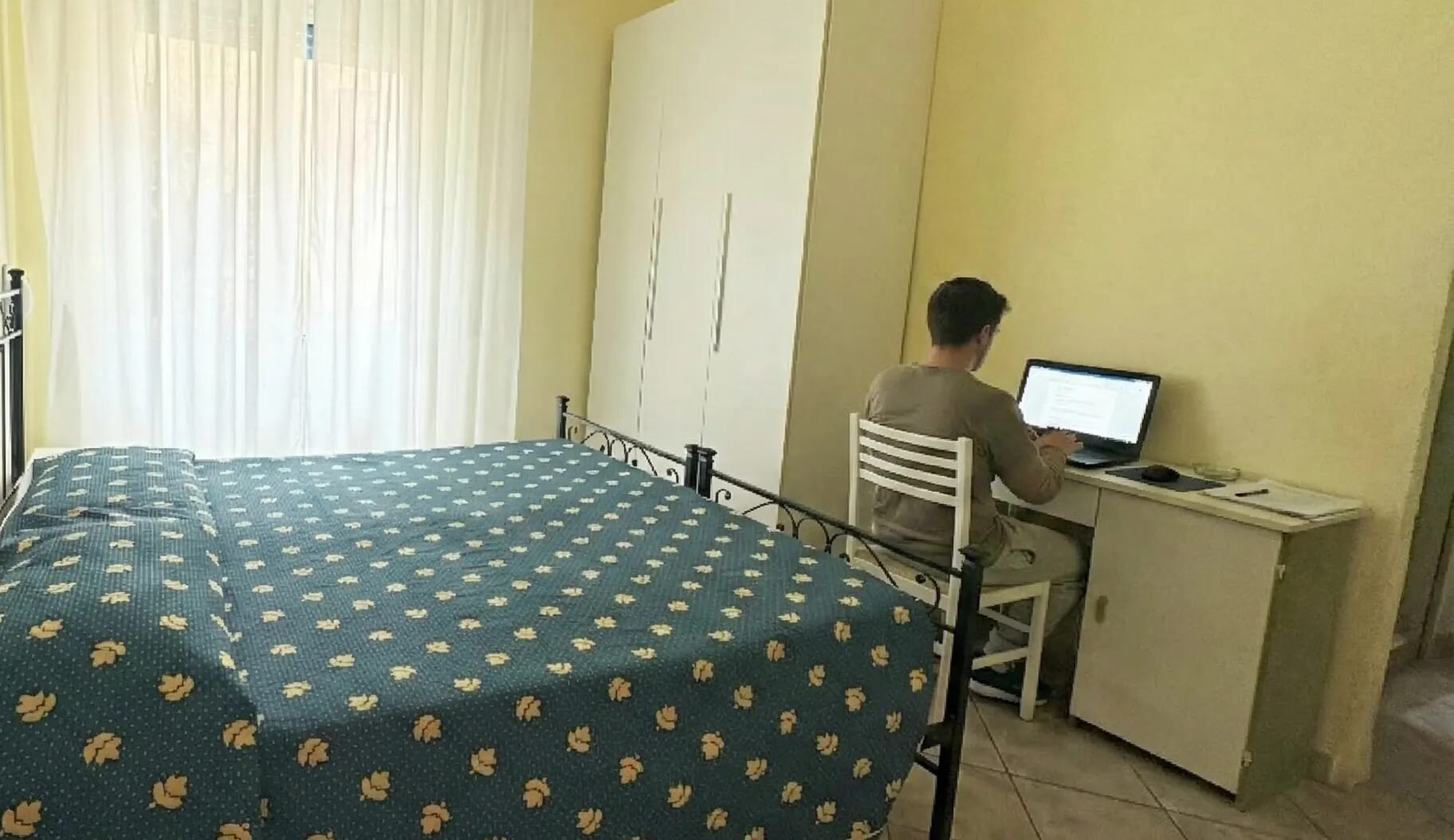 Smart Working in Camera dell'Albergo Golfo